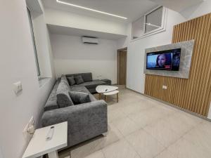 Saranda Seacret Suites