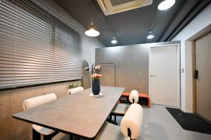 10mins to Seongsu, 4 ppl, 500Mbps, Design House