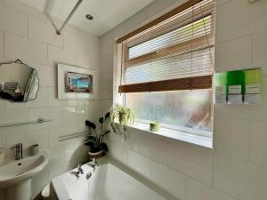 Cosy & Charming Cottage Close to NEC Airport JLR