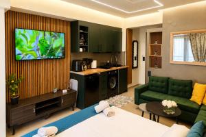 Green Orchid Modern Studio near Metro & Free Parking