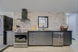 Blissful Lakeview Waterfront Retreat by Instant Suites