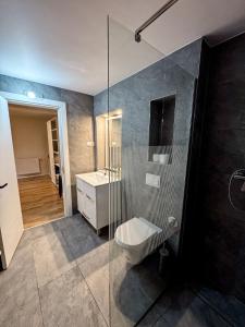 The Quiet Courtyard-Parking, 2 Bdr Apart, Garden