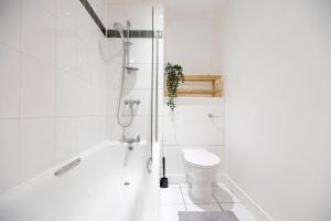 Central apartment In Hull, Sleeps 2, Free parking