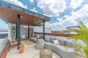 Brand New Villa Sirena Luxury 4BR - Private Pool and Rooftop in Berawa, Canggu