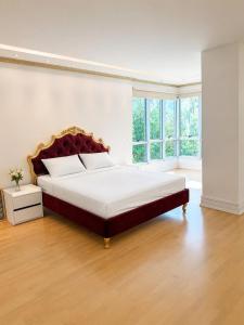 Luxury Executive Suite in Blloku