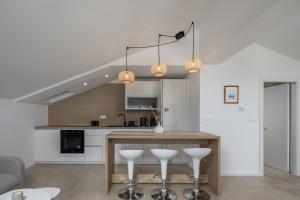 Holiday Home Elora Seaview Private Pool And Garden - Happy Rentals