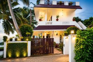 Lake Flores Home Stay
