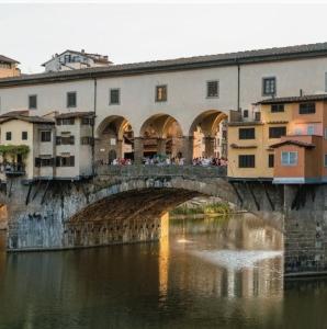 Sweet Home Apartment at 5 minutes bus from Ponte Vecchio