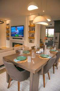 Rabi Residence Modern farm house sleeps 4
