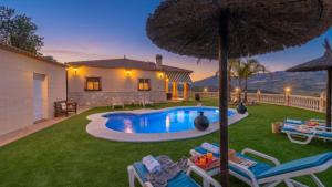 Cortijo Angela Viñuela by Ruralidays