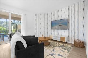 Charming 4BR Townhouse Water Park Private View