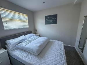 Lovely Chalet With Free Wi-Fi At Green Farm Park, Norfolk Ref 43395G