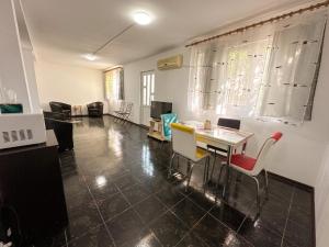 Spacious Apartment with Private Garden - Near Beach