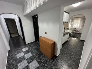 Spacious Apartment with Private Garden - Near Beach