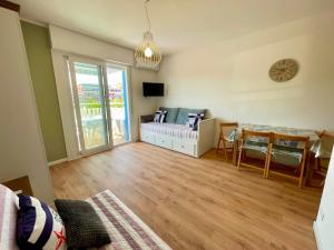 Bright studio only 320mt from the sea