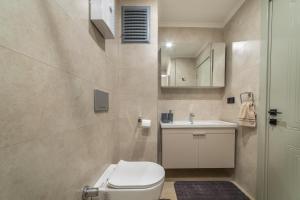 The Maris Lagoon I Luxury Apartment With Pool