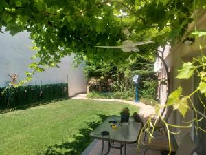 Garden House Kavala, Modern Apartment with BBQ, Motorcycle Parking & Beach Access