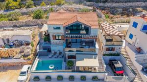 Villa Venetta,beach house,pool,jacuzzi,satellite internet-WiFi,4x4 UTV vehicle,SUP board,Island Žirje, Šibenik