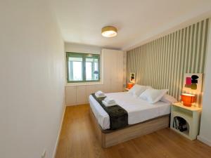 Premium Front Sea View & Pool Flat