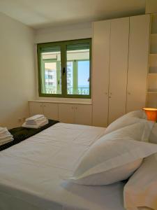 Premium Front Sea View & Pool Flat