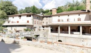 Residence con piscina La Ferriera