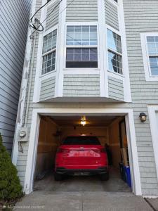 Uptown Prime Location Full House with Backyard