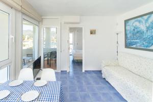 WELCS APARTAMENTO 407 EMP con vista al canal