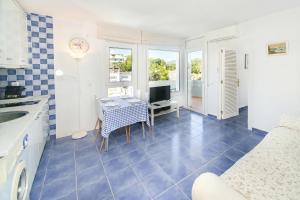 WELCS APARTAMENTO 407 EMP con vista al canal