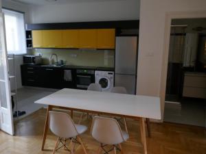 Summer8 Apartment