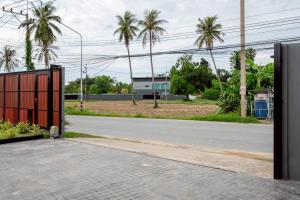 12 BR Blue Lake Residences Pool Villa Pattaya- 24 Guest