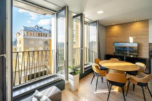 20-216 New York spacious, Antonovycha 74, Kyiv centre, Olimpiiska metro nearby, fantastic city view, 15 kW backup power, Petrovdim Apartment