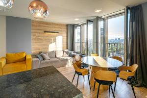 20-216 New York spacious, Antonovycha 74, Kyiv centre, Olimpiiska metro nearby, fantastic city view, 15 kW backup power, Petrovdim Apartment