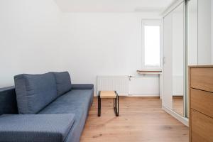 Pomorska 3-Bedroom Apartment by BookingHost
