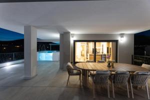 Villa Aurea Kaštela, Luxury Villa with Rooftop Pool