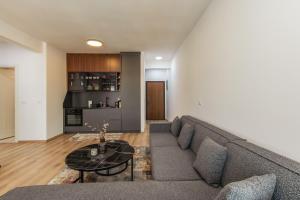 Luxury 3 Bedroom Apartment