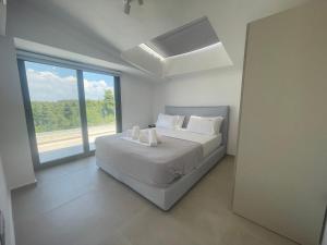 Elani Hill Retreat