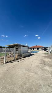 Modern Detached Chalet with Pool
