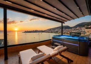 Luxury Penthouse with Jakuzzi