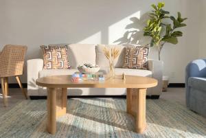 Charming 2BR Near Beach Airport & Las Olas