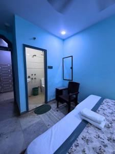 S Pal Palace --Walk in Nizamuddin Railway Station