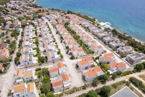 Sunny Resort apartment 121 with private beach access