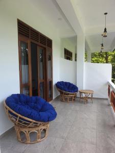 CoCo-SuRf-House, Luxury among palms