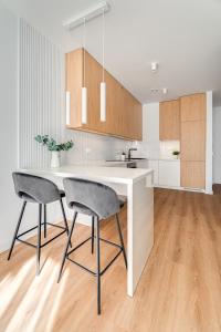 COMFISTAY Koszyka 45 - Modern Apartment with Private Parking