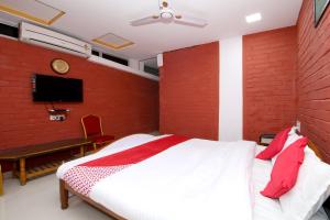Hotel O Sea Rock
