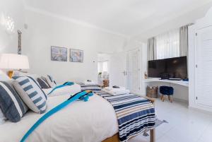Golf Front Luxury Villa with Heated Pool and Sunset Views