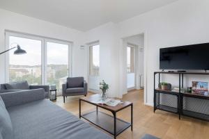 Functional Apartment with Parking in Cracow by Noclegi Renters