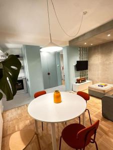 City Center Designer Mint Loft w Free P