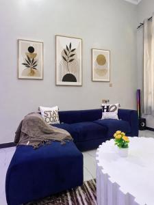 Cozy home by joyce,Room 1, 2mins walk to the Zanzibar airport