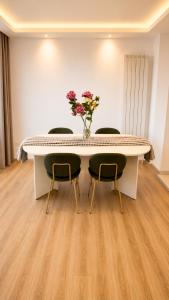 Penthouse Mamaia Panoramic Sea and Lake View