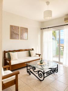 Atenizo Coastline Living